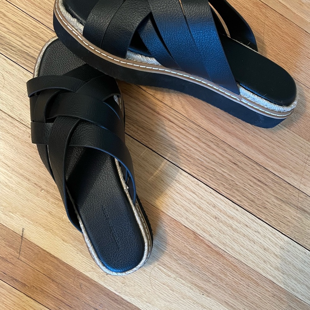 Sandals - Picture 3 of 5